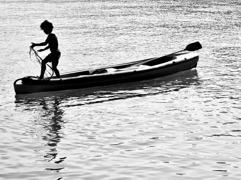 MENINO PESCADOR