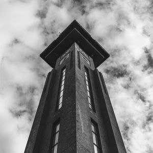 TORRE DO RELÓGIO EM ART DÉCO