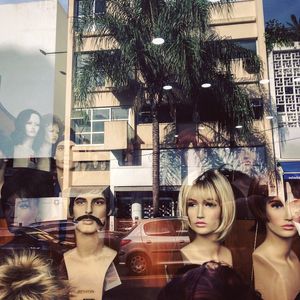 AS VITRINES TE VENDO PASSAR