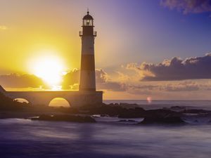 SUNSHINE FAROL DE ITAPUÃ