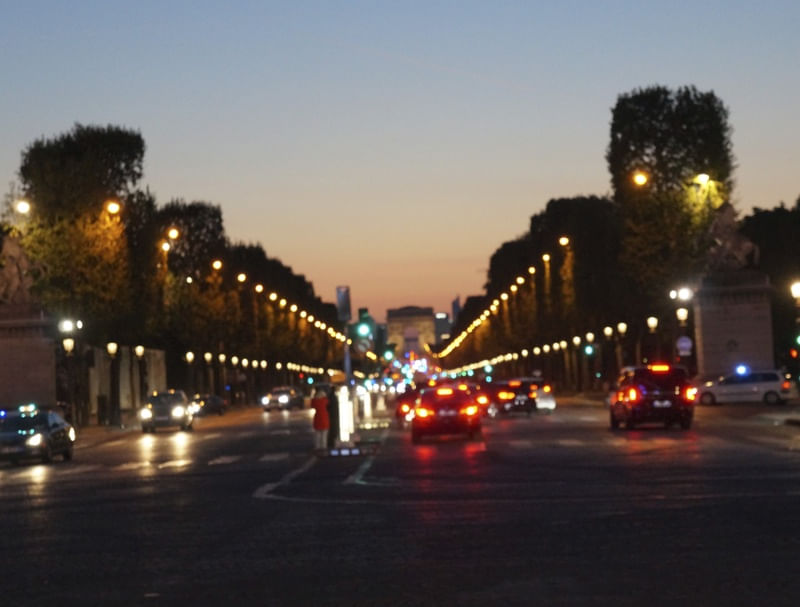AV. CHAMPS ELYSEES