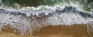 ONDAS NA BEIRA-MAR II