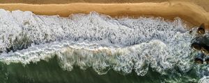 ONDAS E PEDRAS NA PRAIA II