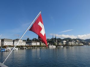 LAGO DE LUCERNA, SUÍÇA