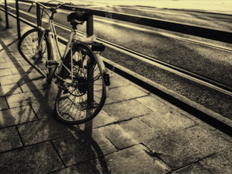 BICICLETA EMPENADA