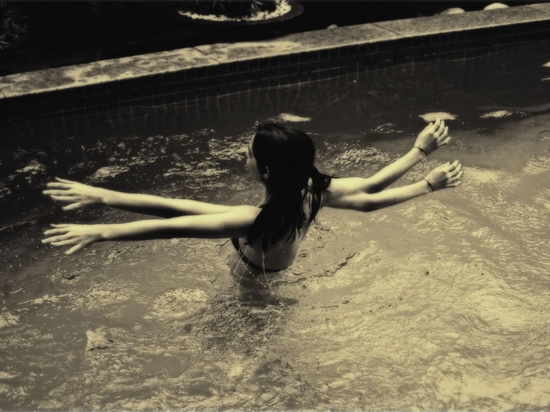 BANHO DE PISCINA