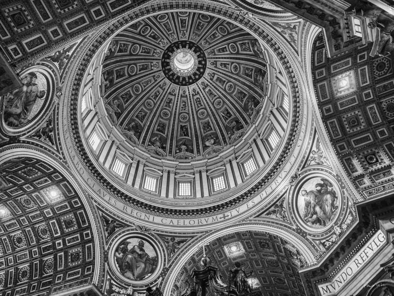 STREETS OF ROME. VATICAN - ITALY