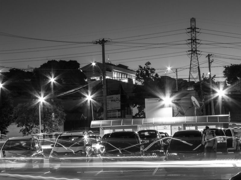 LUZES E MAIS LUZES NA LONGA