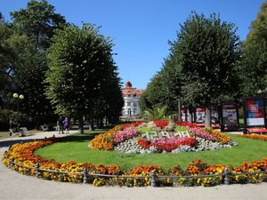 JARDIM FLORIDO EM KARLOVY VARY - REP TCHECA