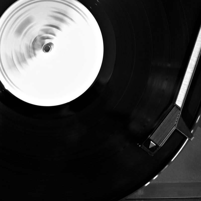 TOCANDO VINIL