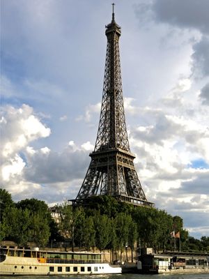 TORRE EIFFEL, AO LADO DO RIO SENA
