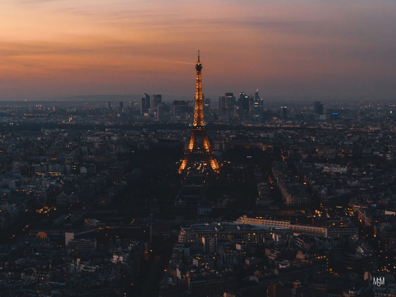 TORRE EIFFEL AO ANOITECER