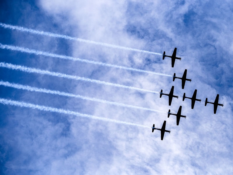 AS LISTRAS E OS AVIÕES DO CÉU