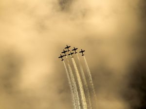 OS AVIÕES EM VOO