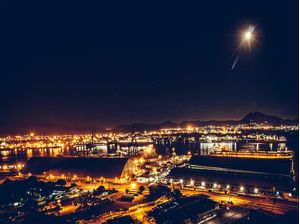 LUA SOBRE O PORTO