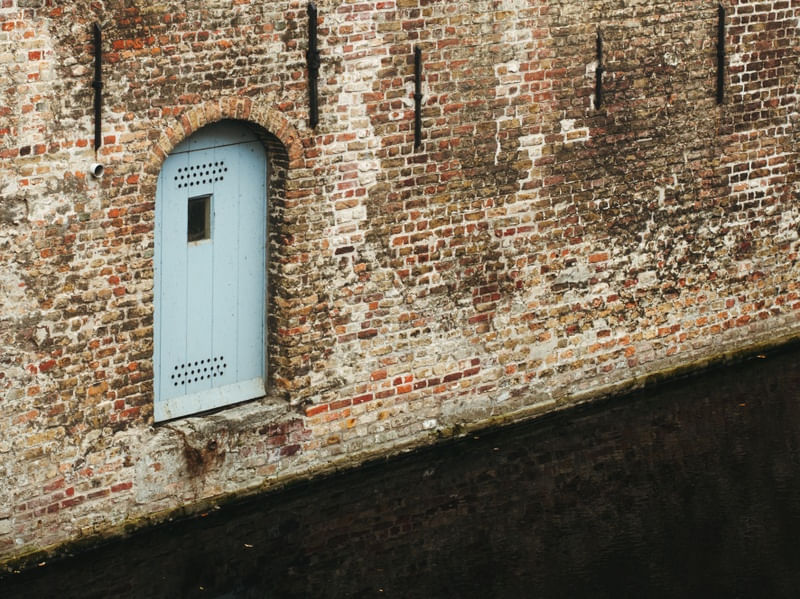 PORTA PARA O CANAL