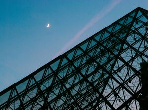 NASCER DA LUA NO LOUVRE