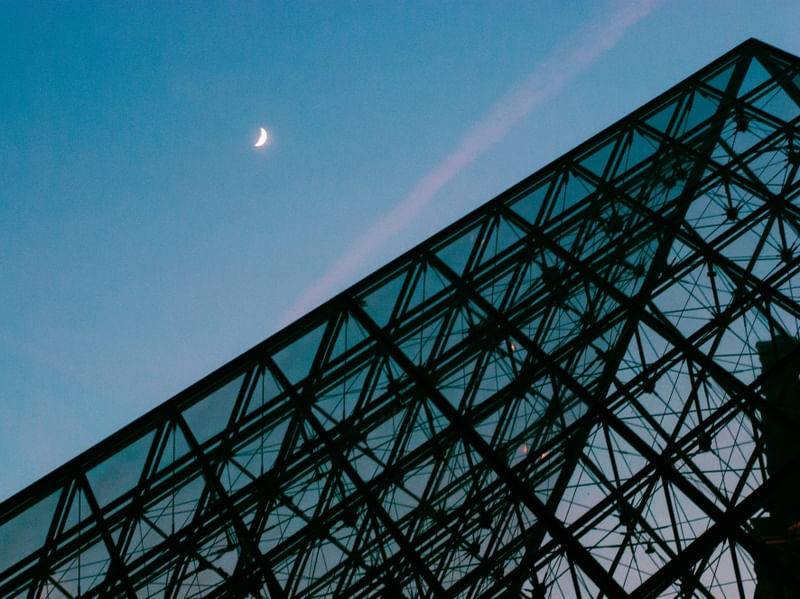 NASCER DA LUA NO LOUVRE