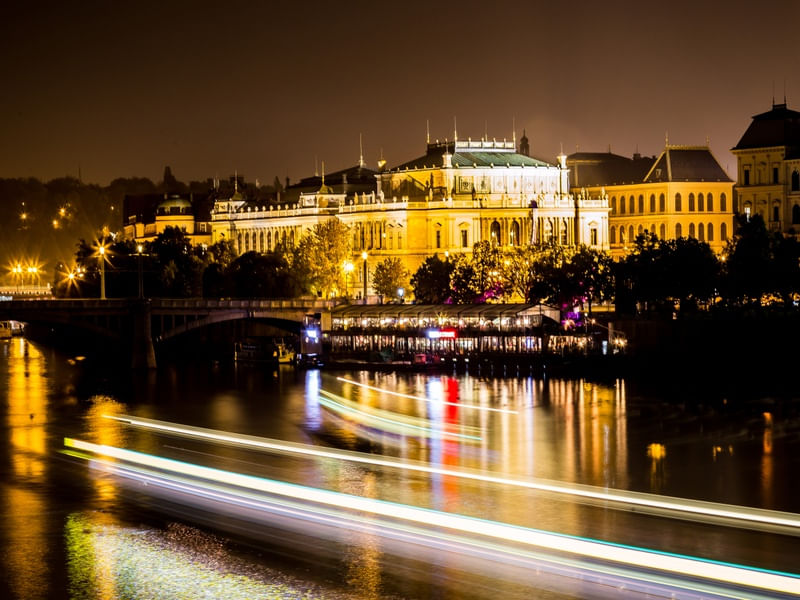 PRAGA NIGTH