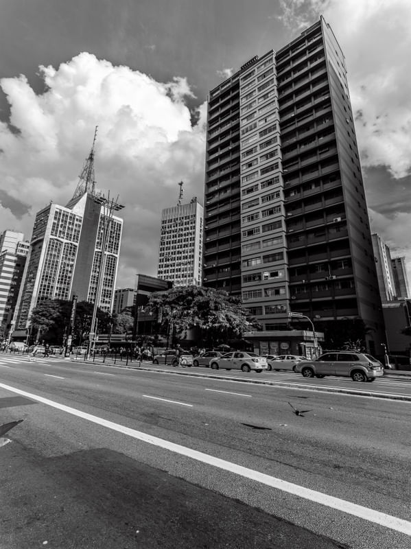 AVENIDA PAULISTA NO PB E A TORRE
