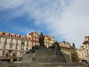 ESCULTURA NA CIDADE VELHA EM PRAGA