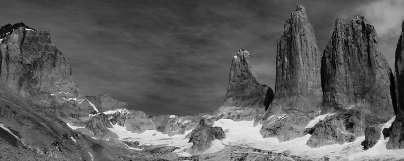 TORRES DEL PAINE PRETO E BRANCO