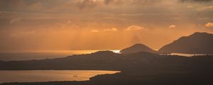 O PÔR DO SOL NO RIO