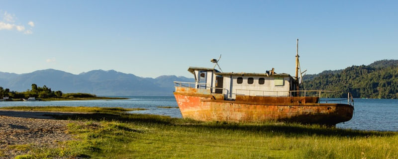 BARCO ENCALHADO NA PATAGÔNIA
