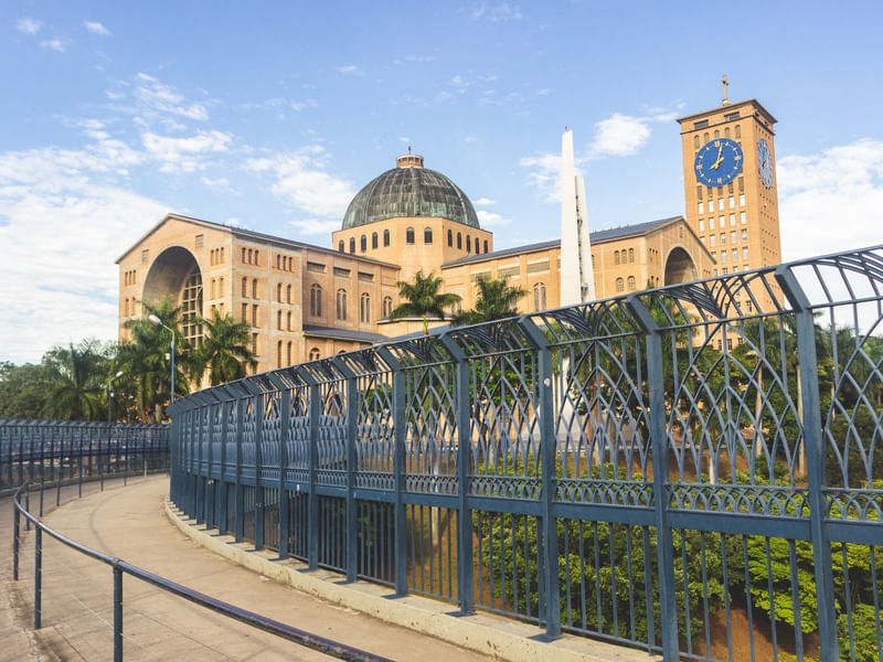 A CATEDRAL BASÍLICA SANTUÁRIO NACIONAL DE NOSSA SENHORA DA CONCEIÇÃO APARECIDA