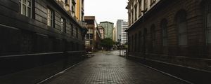 SOZINHO NA CIDADE