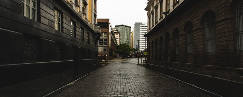 SOZINHO NA CIDADE