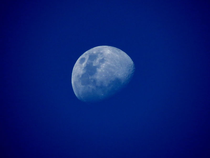 GRANDE LUA AZUL