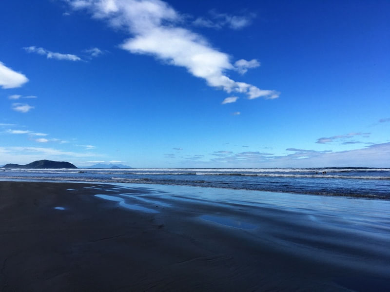 AZUL, AREIA E MAR