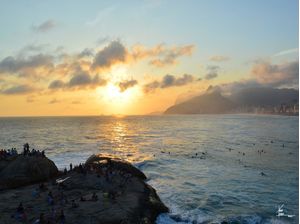 AS CORES DO RIO - POR DO SOL NO ARPOADOR