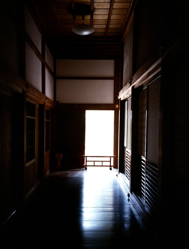 LUZ DENTRO DO TEMPLO