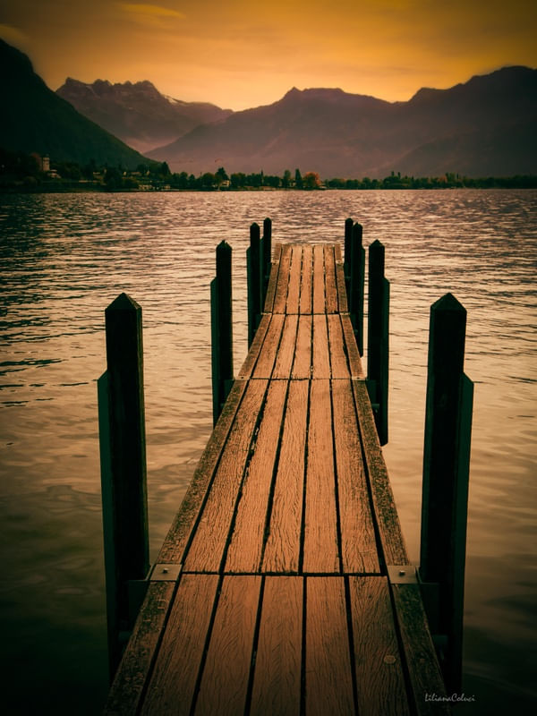 POR DE SOL NO LAGO LÉMAN
