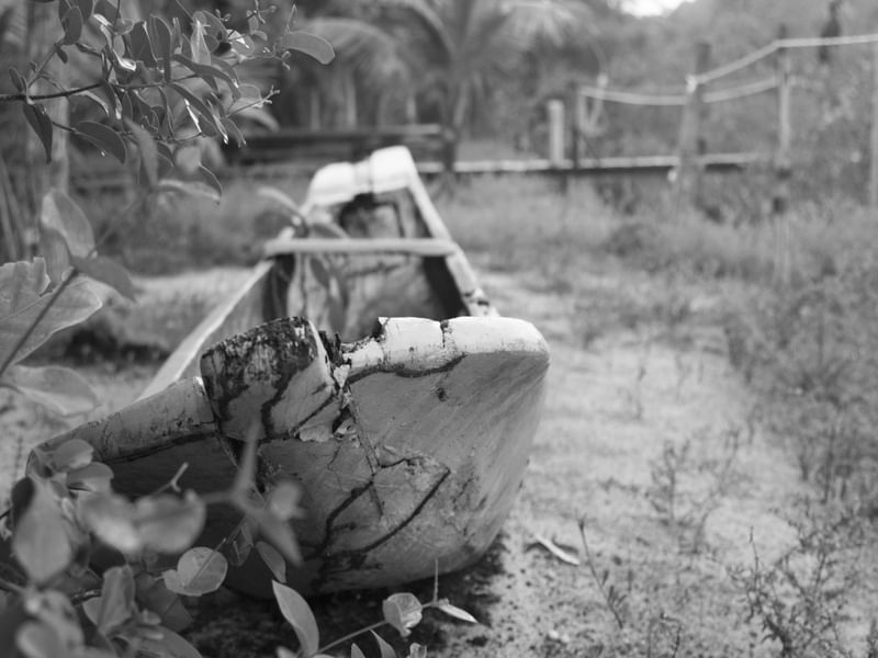 CANOA ABANDONADA