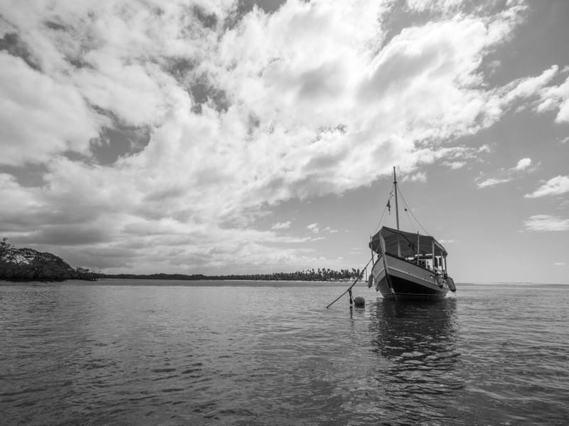 PAISAGEM BARCO SOLITÁRIO