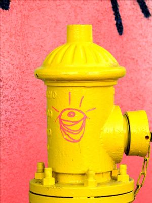 HIDRANTE AMARELO