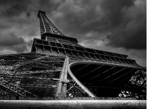 PARIS LA TOUR EIFFEL