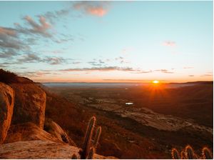 PÔR DO SOL EM SERRINHA DOS PINTOS/RN