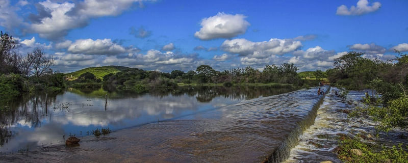 REFLEXOS NO SALGADO