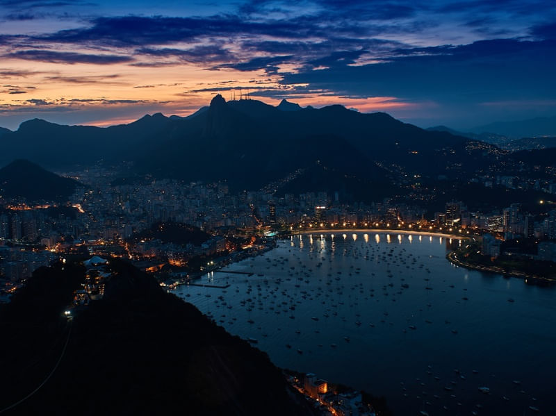 PÔR DO SOL NO PÃO DE AÇÚCAR COM LINDO CÉU