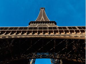 ANGULO DIFERENTE PARA A TORRE EIFFEL
