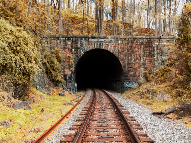TUNNEL