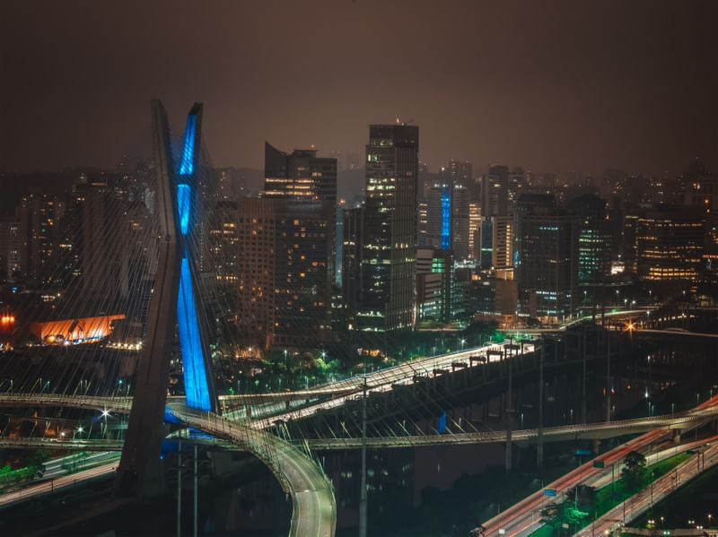 AZUL DA PONTE ESTAIADA