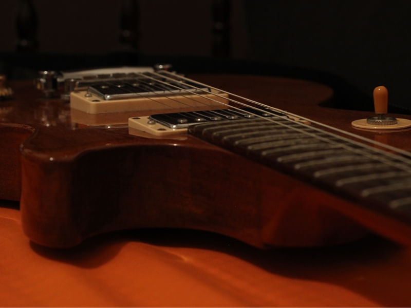 LINDA GUITARRA