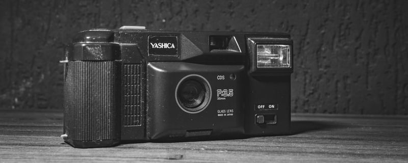 CÂMERA FOTOGRAFICA YASHICA
