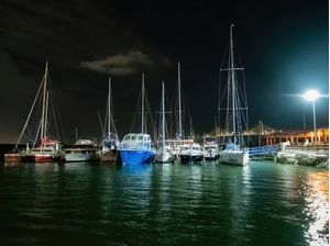 VELEIROS ATRACADOS NO IATE CLUBE