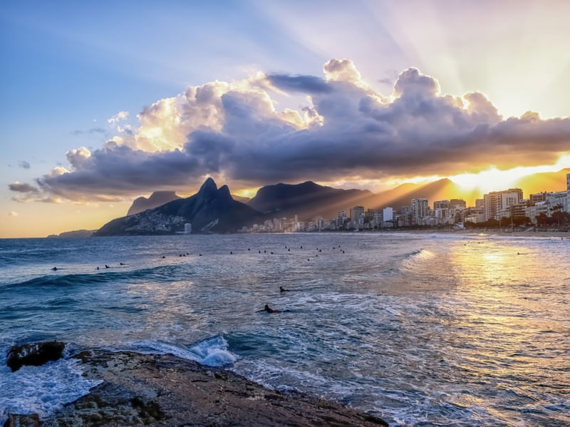 RAIOS DE SOL NO ARPOADOR